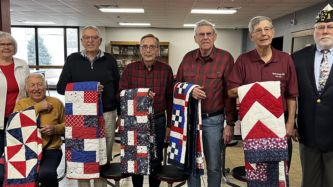Go to Fairmont gives quilts to teachers/veterans