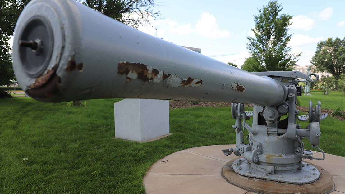 Go to Gun 3 from USS Ward to move away from Capitol